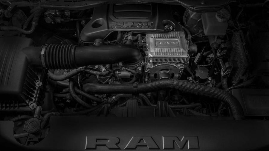 Моторный отсек Dodge Ram 1500 Rebel Crew Cab (DT) 2018 года  (фото 43 из 48)